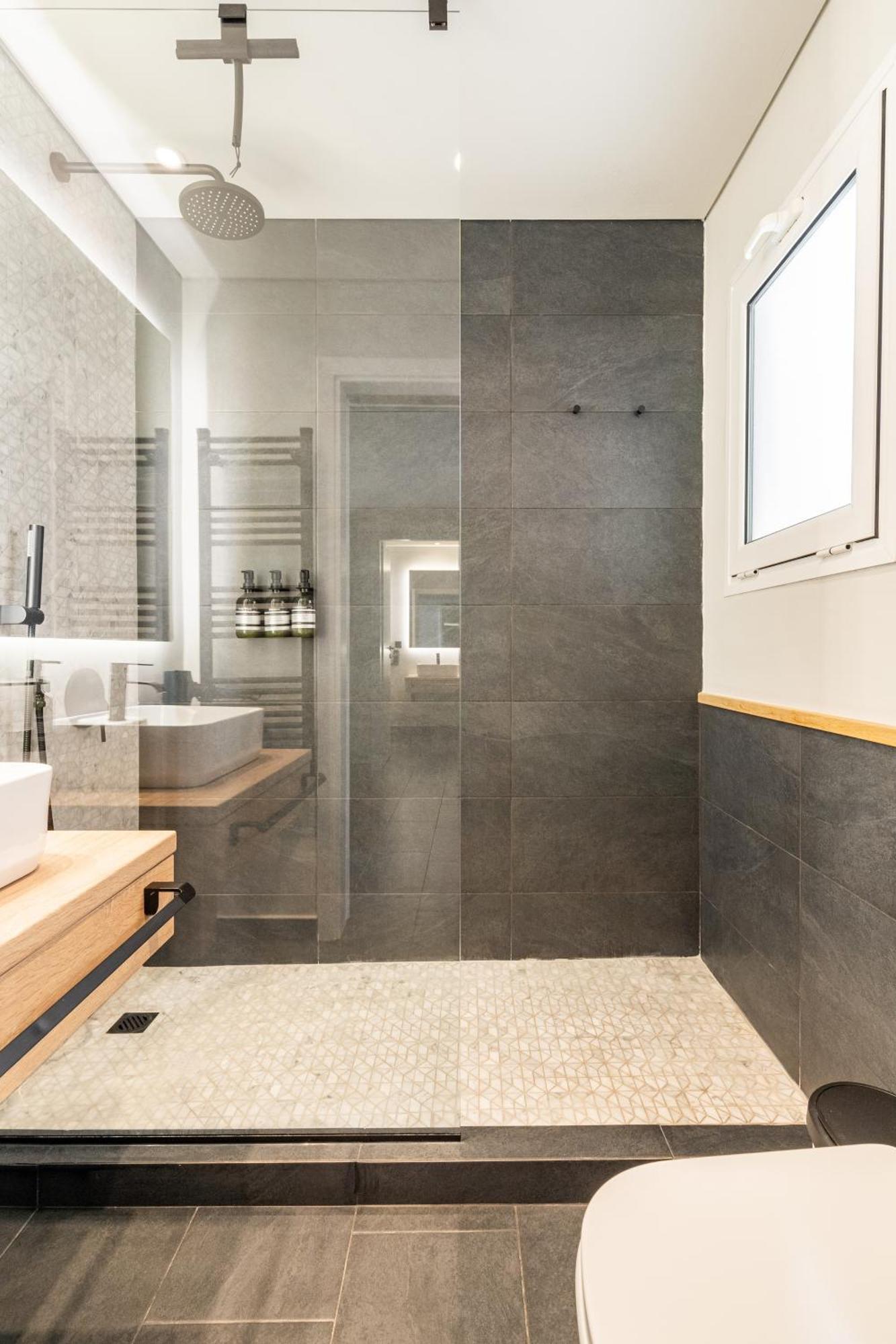Athena Blue Lux Apartments 2Br 2Ba With City Skyline View, Near Kolonaki เอเธนส์ ภายนอก รูปภาพ