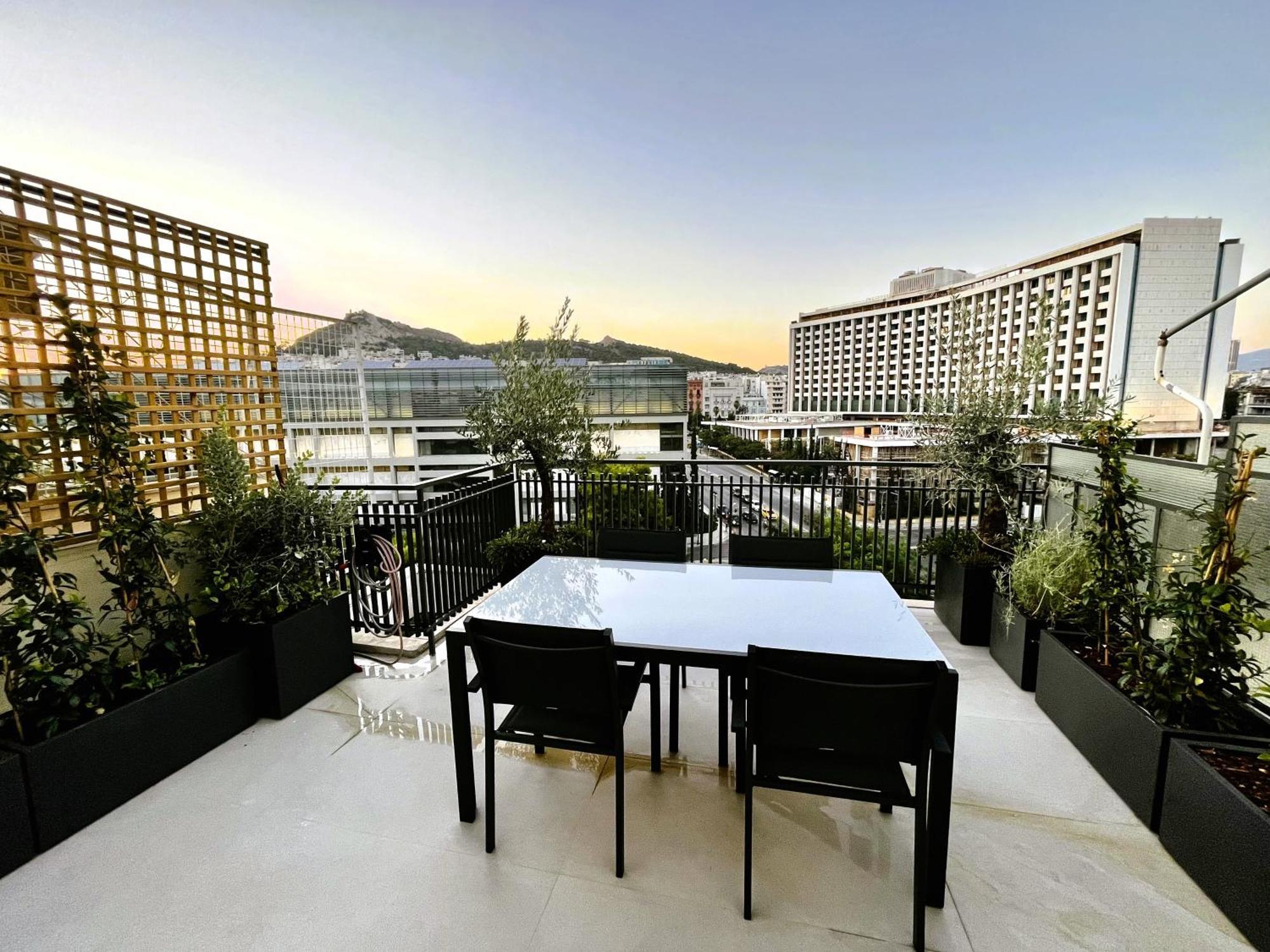 Athena Blue Lux Apartments 2Br 2Ba With City Skyline View, Near Kolonaki เอเธนส์ ภายนอก รูปภาพ