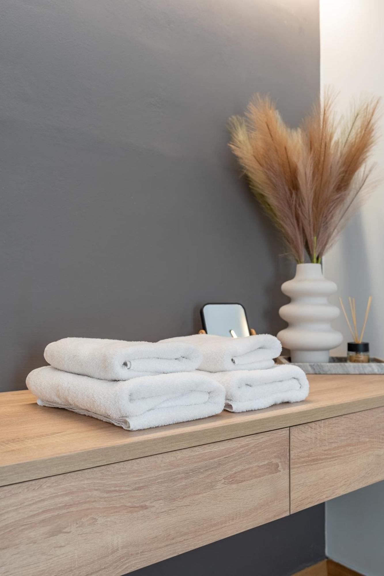 Athena Blue Lux Apartments 2Br 2Ba With City Skyline View, Near Kolonaki เอเธนส์ ภายนอก รูปภาพ