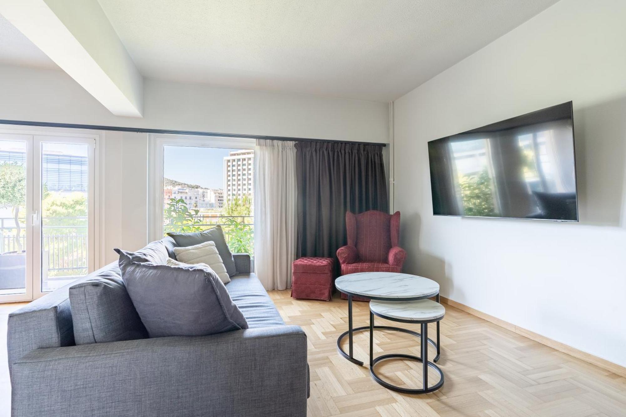 Athena Blue Lux Apartments 2Br 2Ba With City Skyline View, Near Kolonaki เอเธนส์ ภายนอก รูปภาพ