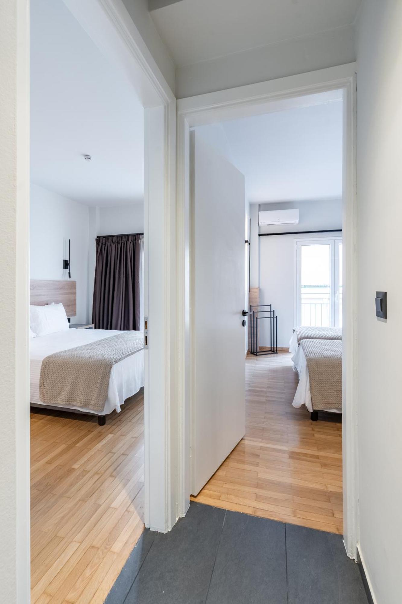 Athena Blue Lux Apartments 2Br 2Ba With City Skyline View, Near Kolonaki เอเธนส์ ภายนอก รูปภาพ